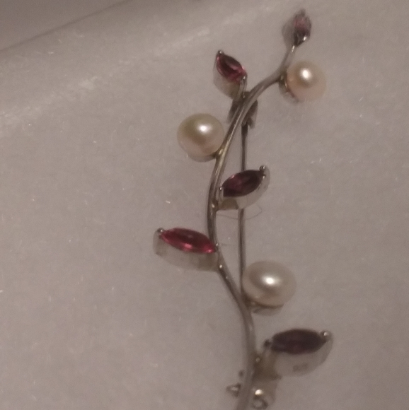 Elegant Pin - Picture 4 of 5